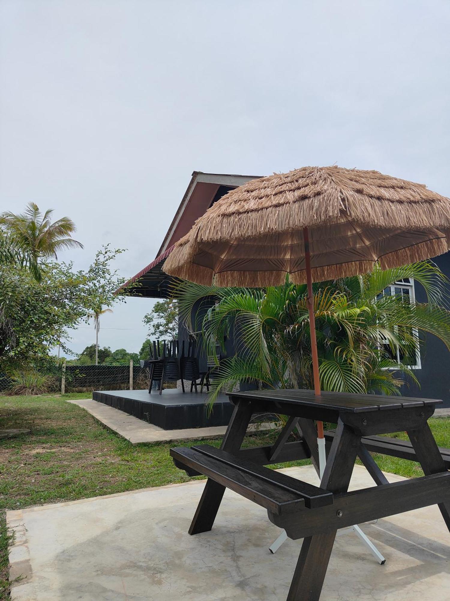 Penarik Baru Homestay Kampung Penarik Esterno foto