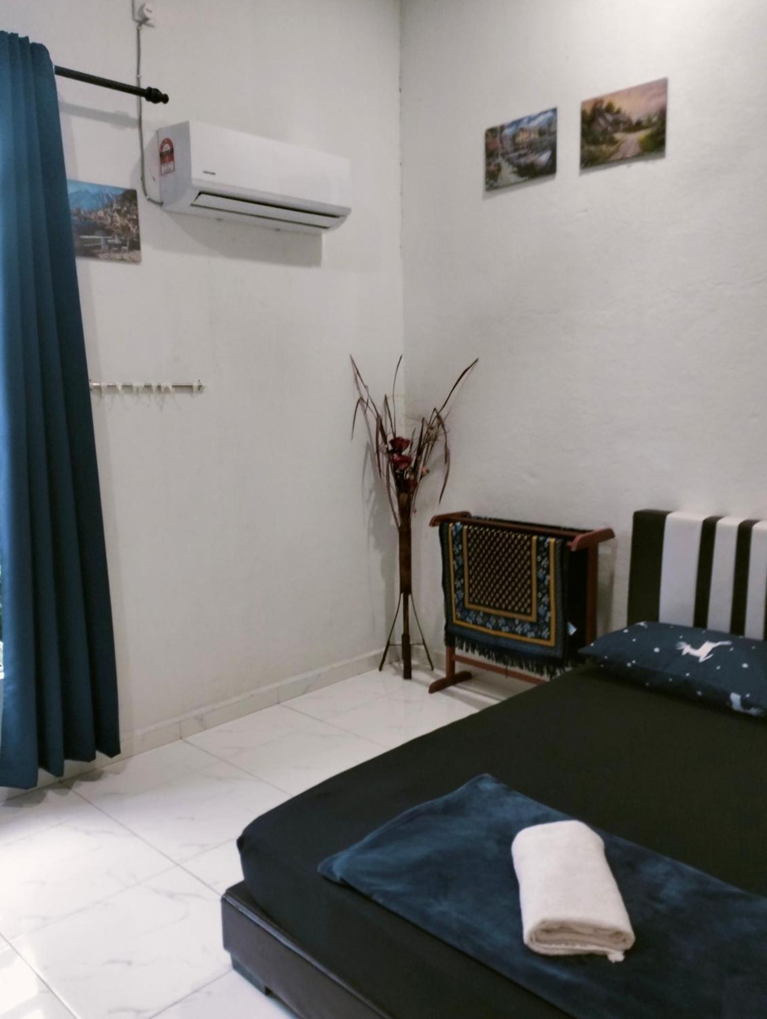 Penarik Baru Homestay Kampung Penarik Esterno foto